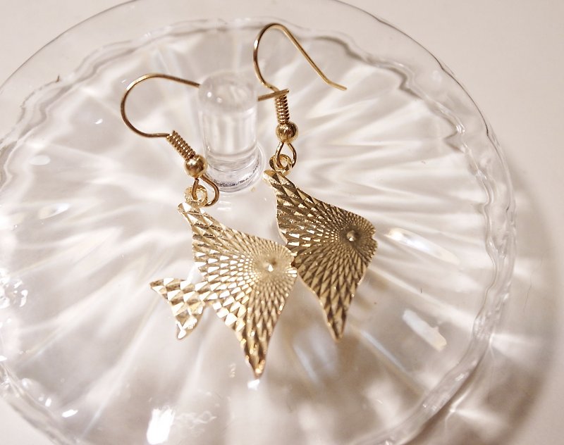 熱帶魚兒水中游耳環 - 耳環/耳夾 - 其他金屬 金色