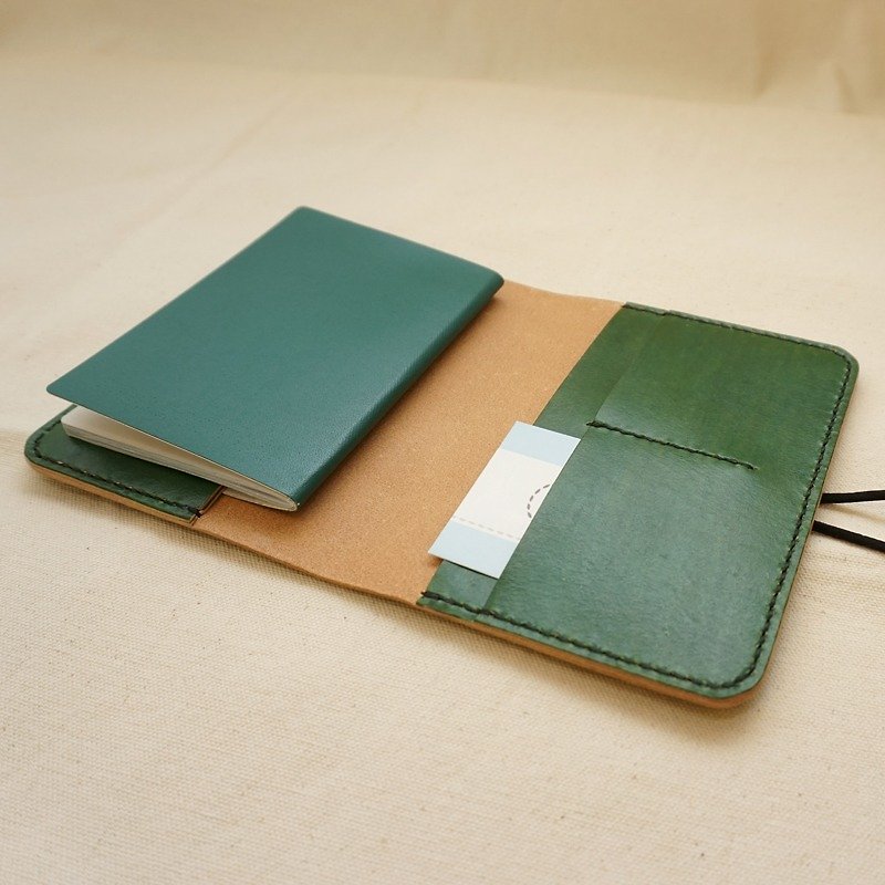 Hand-made leather passport sets of notebook sets - olive green - ที่เก็บพาสปอร์ต - หนังแท้ สีเขียว