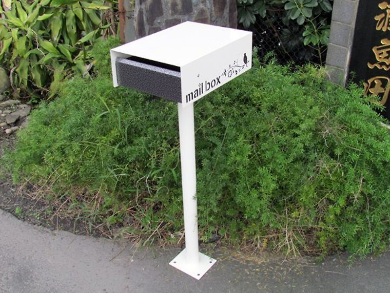 Turn cover letter box, white Silver tube, extremely elegant, with upright pole, all Stainless Steel production - ของวางตกแต่ง - โลหะ ขาว