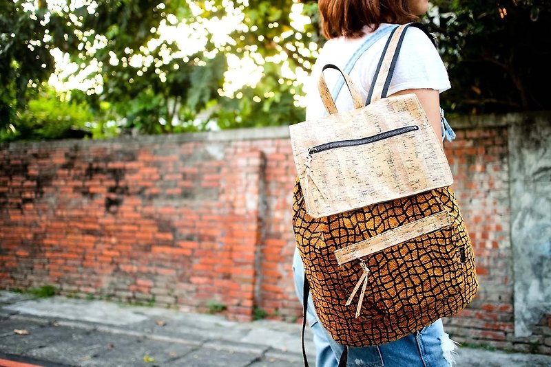 Mom hands after line // handmade wooden pattern jacquard accompanying backpack _Hello! Deerskin grain - กระเป๋าเป้สะพายหลัง - ผ้าฝ้าย/ผ้าลินิน สีทอง