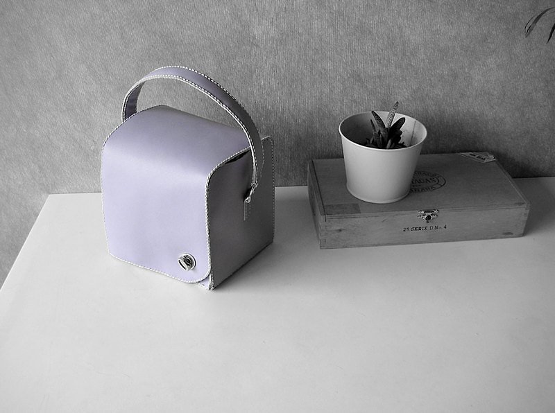 Zemoneni Cube collection 清夏 極簡風 淺紫色 手提袋 - 手袋/手提袋 - 真皮 紫色