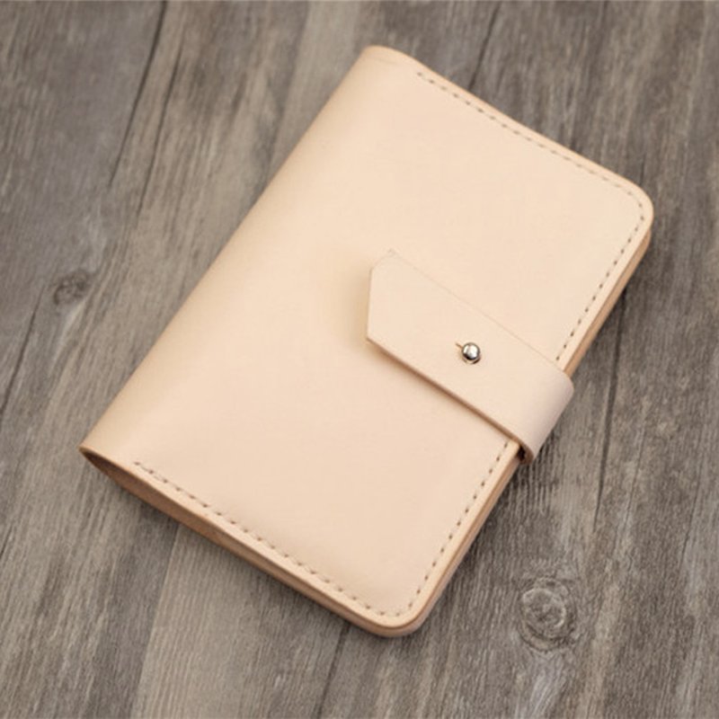 Hand vegetable-tanned cowhide leather passport - Other - Genuine Leather White