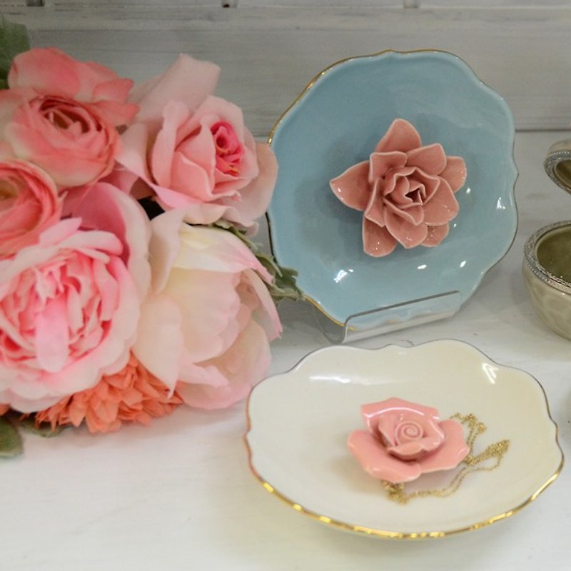 【ChouChou Lista】日本精緻花朵陶瓷首飾盤 - 收納箱/收納用品 - 瓷 