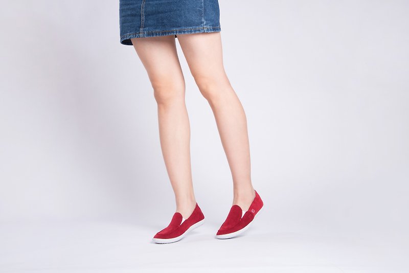 LOAFER Classic Merlot ULTRASUEDE and Eco-friendly shoes for WOMEN - รองเท้าลำลองผู้หญิง - วัสดุอีโค สีแดง