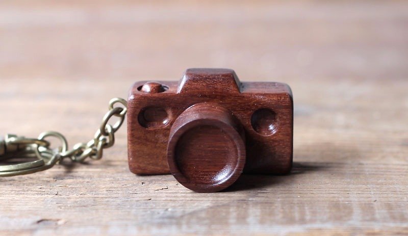 Mini wooden camera ▣ keychain B - ที่ห้อยกุญแจ - ไม้ สีนำ้ตาล