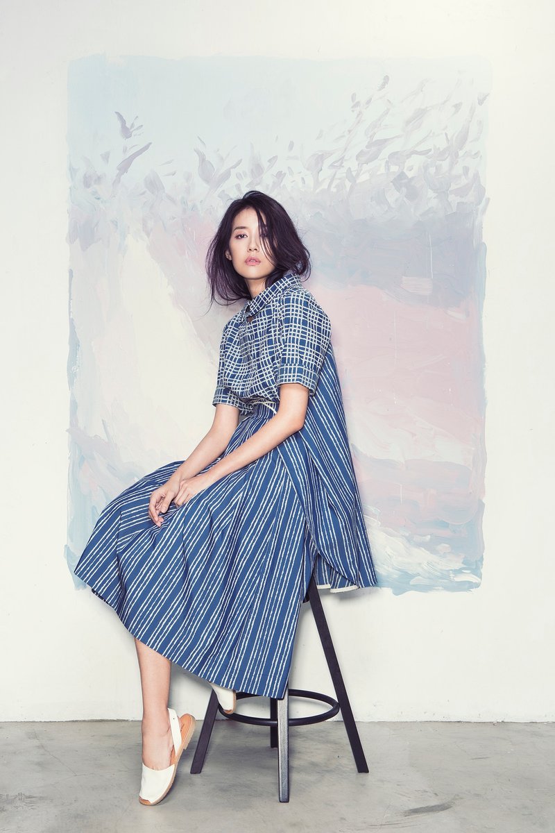 打摺裙(藍條) stripe pleated skirt - 裙子/長裙 - 其他材質 藍色