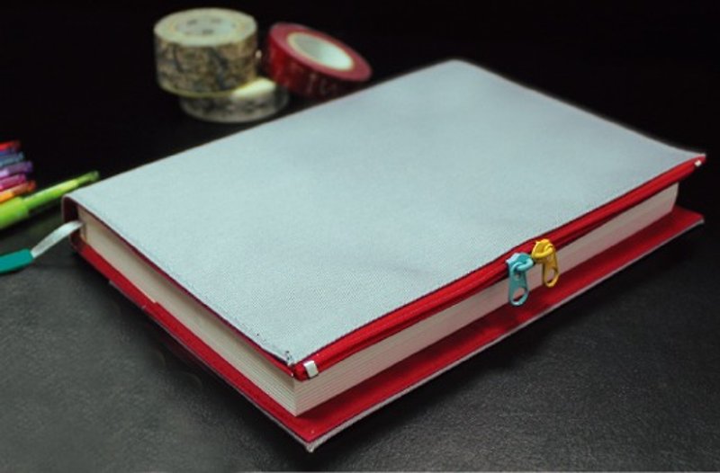 B6 / 32K two-color cotton multi-functional clothing / book cover / book cover (zipper section) - Book Covers - Other Materials Multicolor