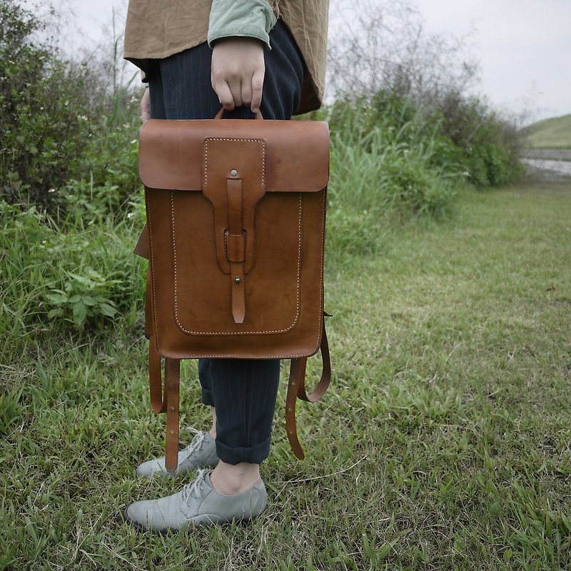 亥卡 HIKER / 手製革物_義大利植鞣手縫後背包 - 後背包/書包 - 真皮 咖啡色