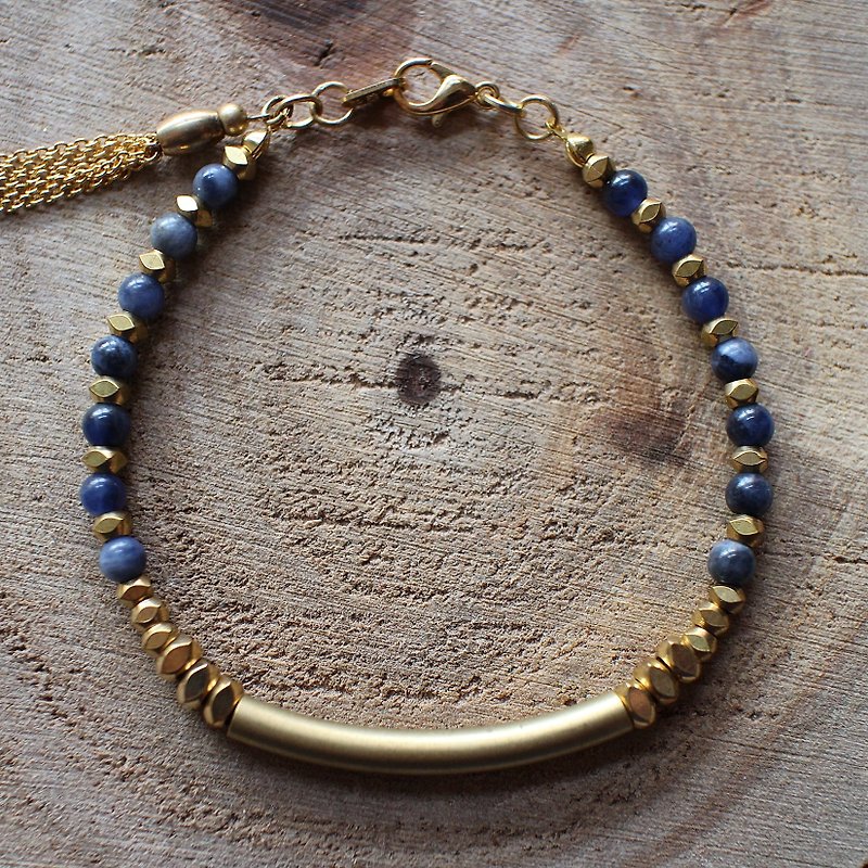Muse natural wind series NO.85 Nahcolite brass elbow bracelet - Bracelets - Other Materials Blue