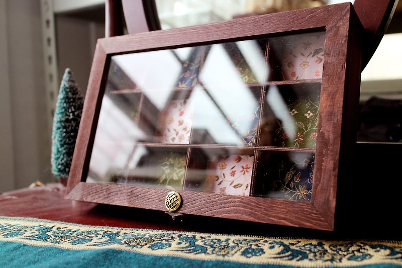 12 Lattices Wooden Glass Box - ของวางตกแต่ง - ไม้ 