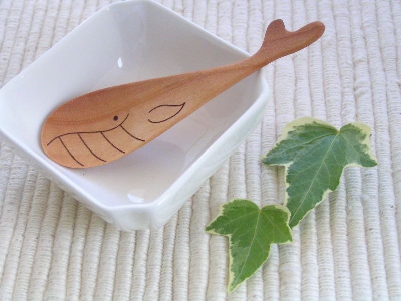 日本籐芸可愛動物系列- 元氣大翅鯨點心匙 - 刀叉/湯匙/餐具組 - 木頭 多色
