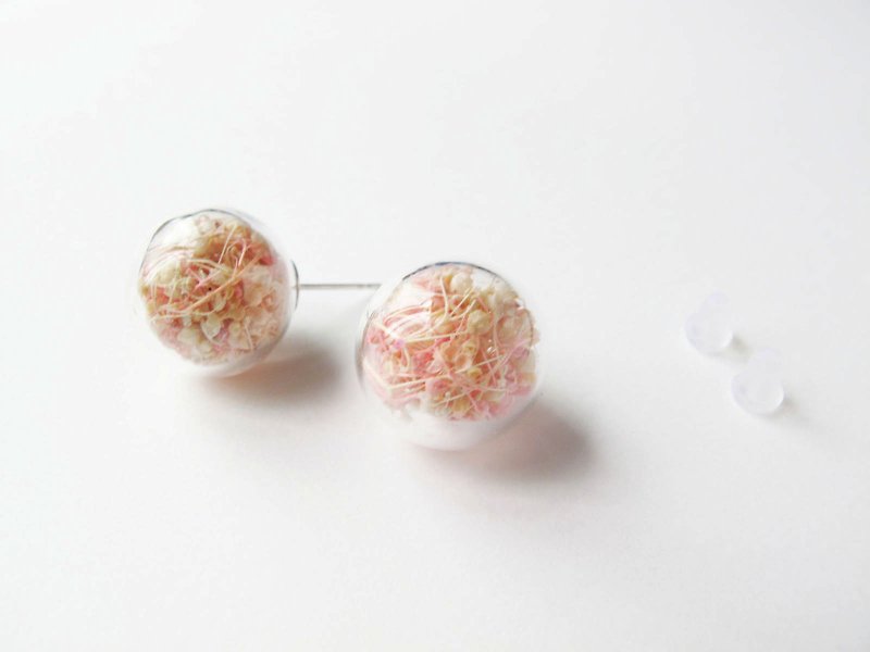 * Rosy Garden * Dried baby's breath inside glass ball earrings - ต่างหู - แก้ว สึชมพู