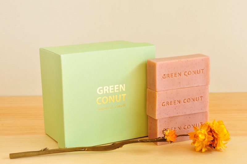 《綠果》經典禮盒 -火紅巴爾瑪皂 55g 3 入 + 小提袋 - 沐浴乳/沐浴用品 - 植物．花 粉紅色