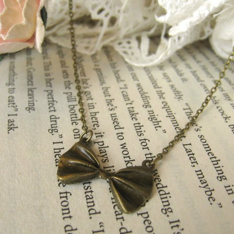 Simple small bow necklace, clavicle chain - Collar Necklaces - Other Metals 