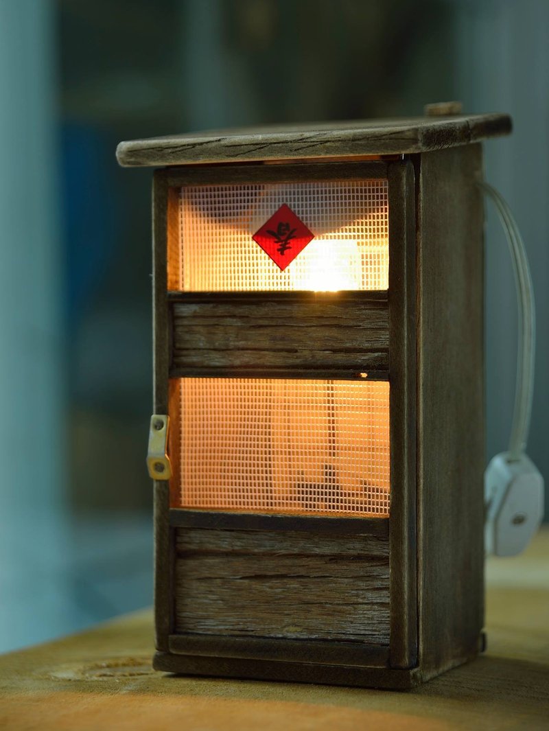 Old wooden door screens 〒 Nightlight - ของวางตกแต่ง - ไม้ สีนำ้ตาล