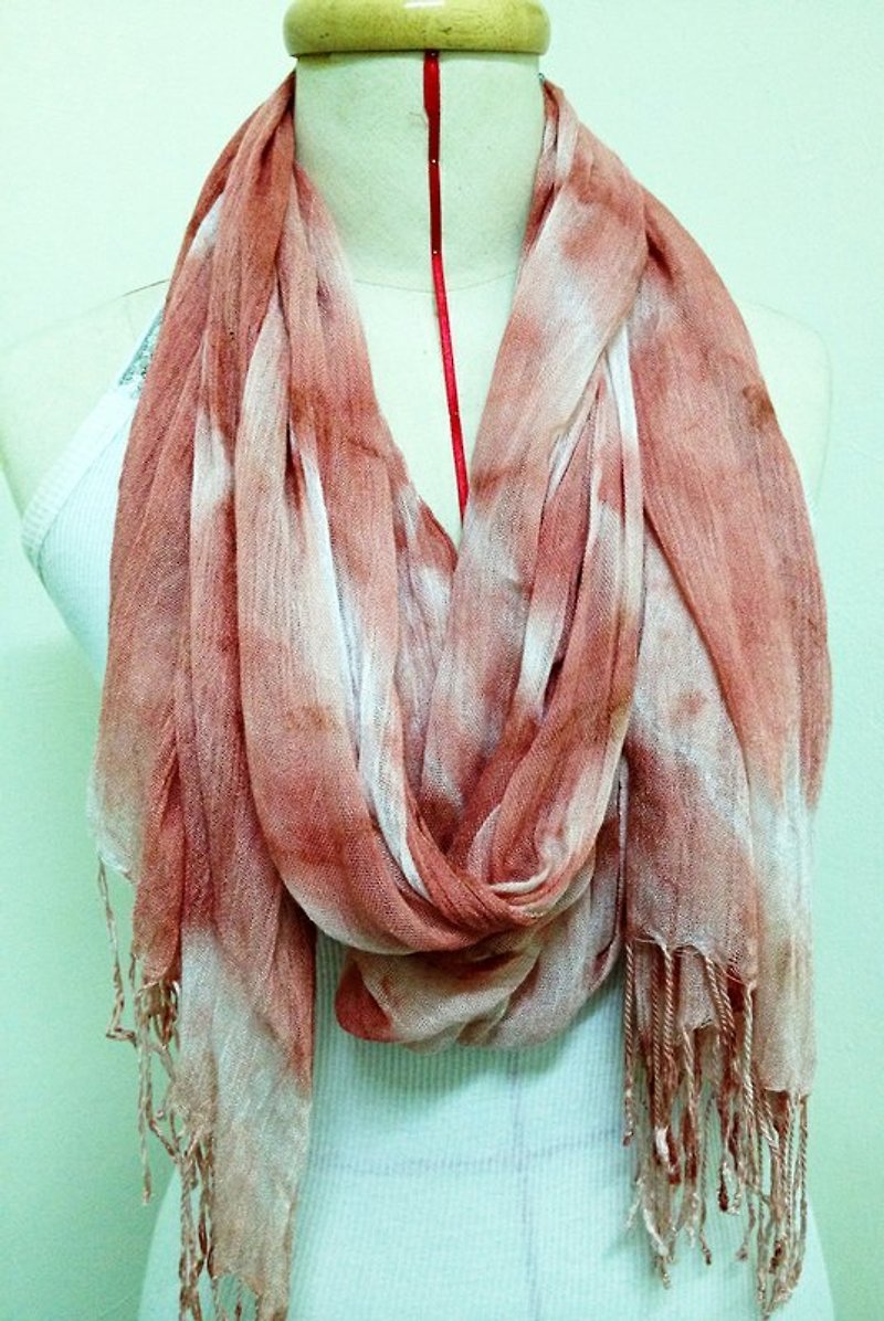 Madder dyed cotton scarves gradient (Hustle) - ผ้าพันคอ - ผ้าฝ้าย/ผ้าลินิน สึชมพู
