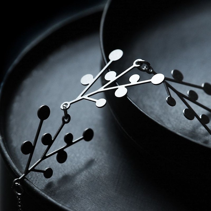Black Snowflake Necklace D - สร้อยคอ - โลหะ 