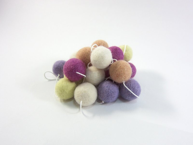I wool ball pendant I No.2 crape myrtle color I home furnishings, camping I wool felt ball - Wall Décor - Wool Purple