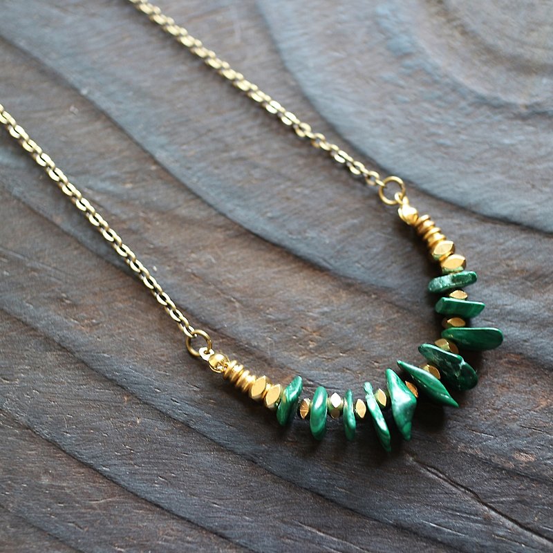 Muse natural wind series NO.109 green malachite gravel brass necklace - Necklaces - Other Materials Green