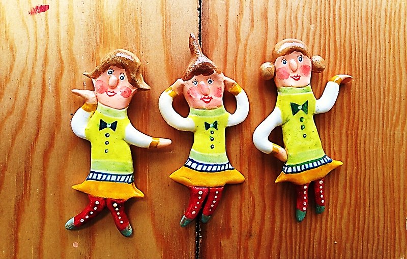 *人Tutu--クリスマスプレゼント。光沢のある三姉妹の喜びピン【人形24.25.26] - ブローチ - その他の素材 多色