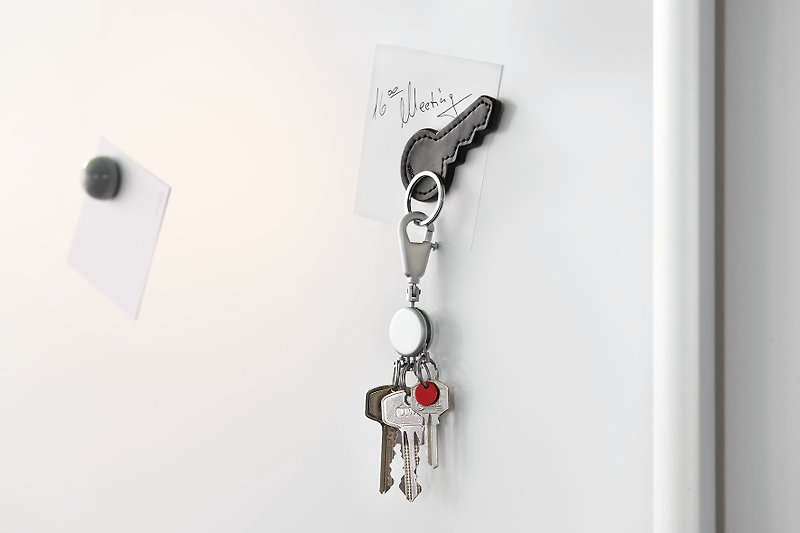 Sticky key ring magnet plate - ที่ห้อยกุญแจ - หนังแท้ สีดำ