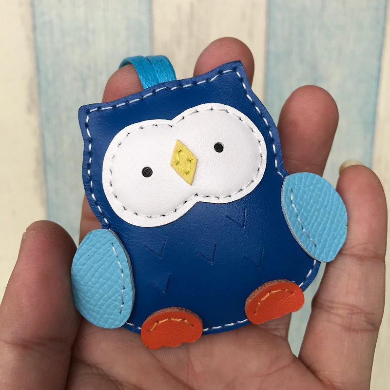 Healing small things dark blue cute owl hand-stitched leather charm small size - พวงกุญแจ - หนังแท้ สีน้ำเงิน