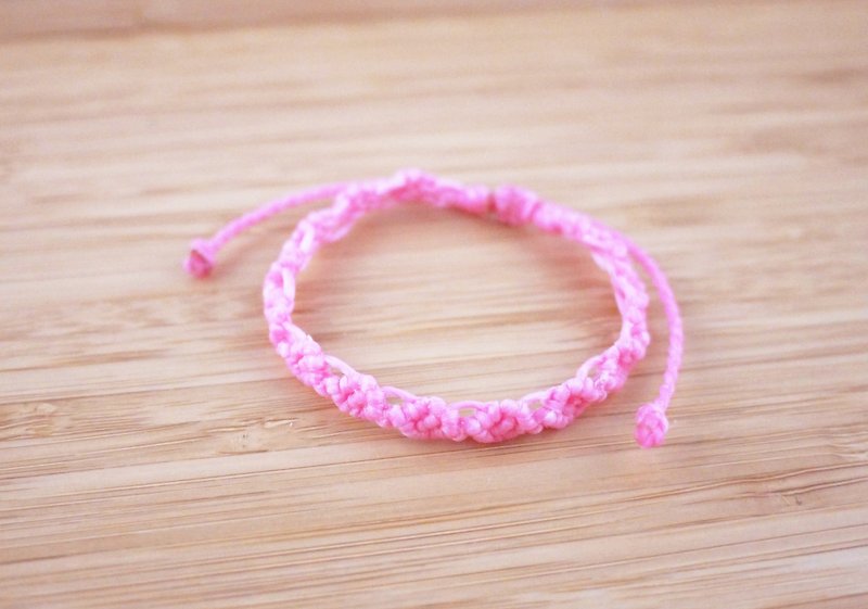 [Elegant Little Flower] Silk Wax Thread Braided Bracelet - สร้อยข้อมือ - วัสดุอื่นๆ หลากหลายสี