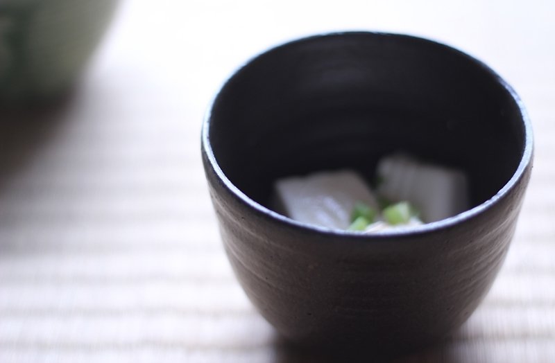 Japanese-style black bowl Ö - Teapots & Teacups - Other Materials Black