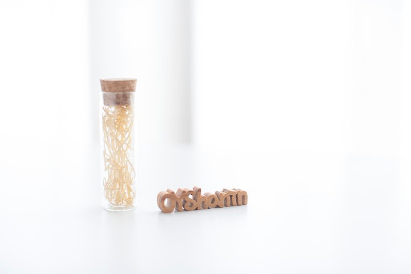 Customized Gift Log Hand Lettering - Glass Bottle - ของวางตกแต่ง - ไม้ สีนำ้ตาล