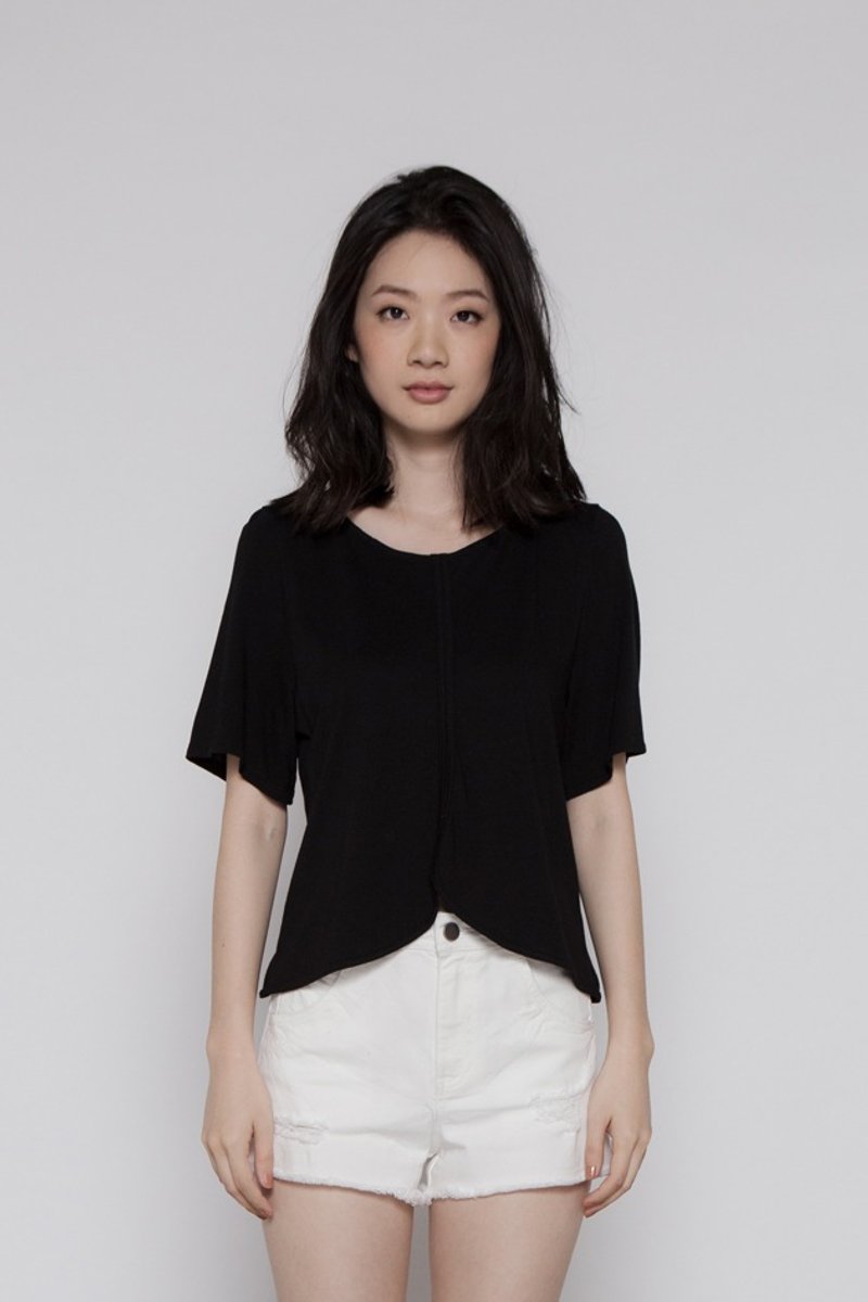 Whims comfortable wide collar shirt Laid-back Rounded neck Tee Black - เสื้อผู้หญิง - วัสดุอื่นๆ 