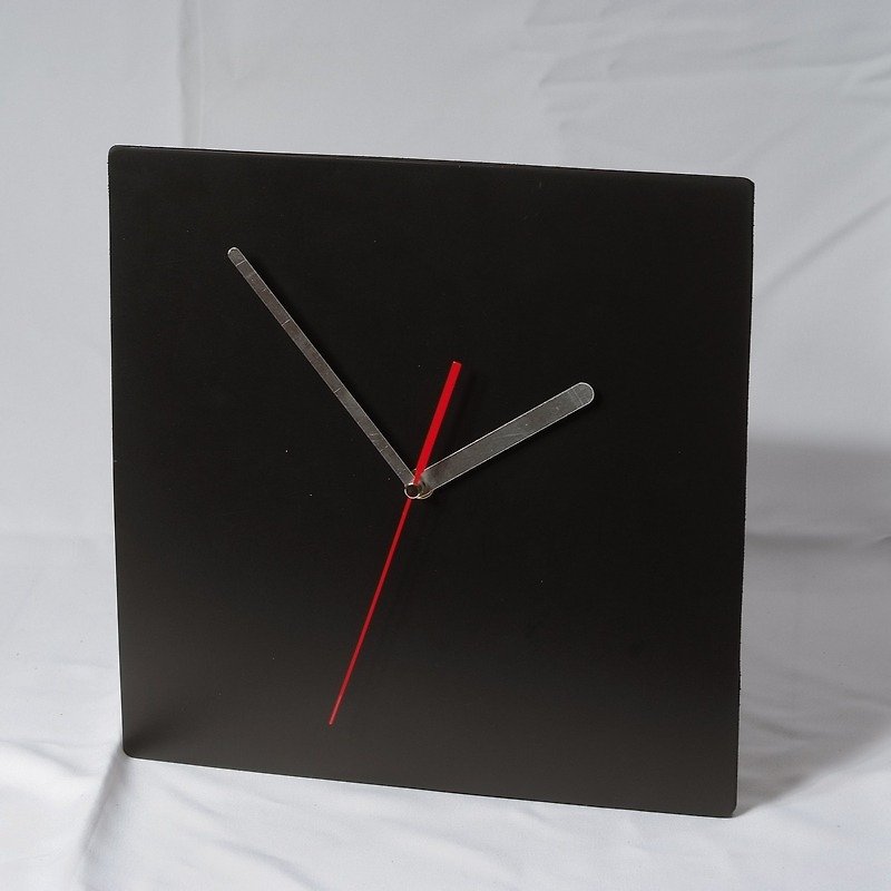 シンプルスタイル - ラウンド/スクエア 100% 本革 置時計 サイレントクロック 29cm - マークオナー - 時計 - 革 