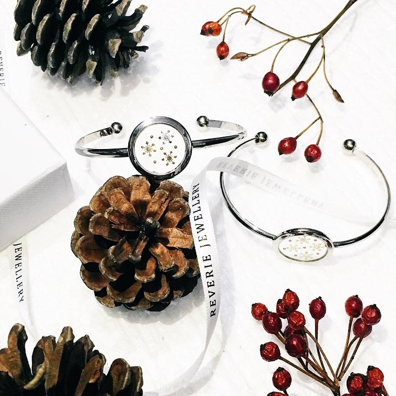 REVERIE JEWELLERY - Christmas snowflake bracelet - Bracelets - Other Metals Gray