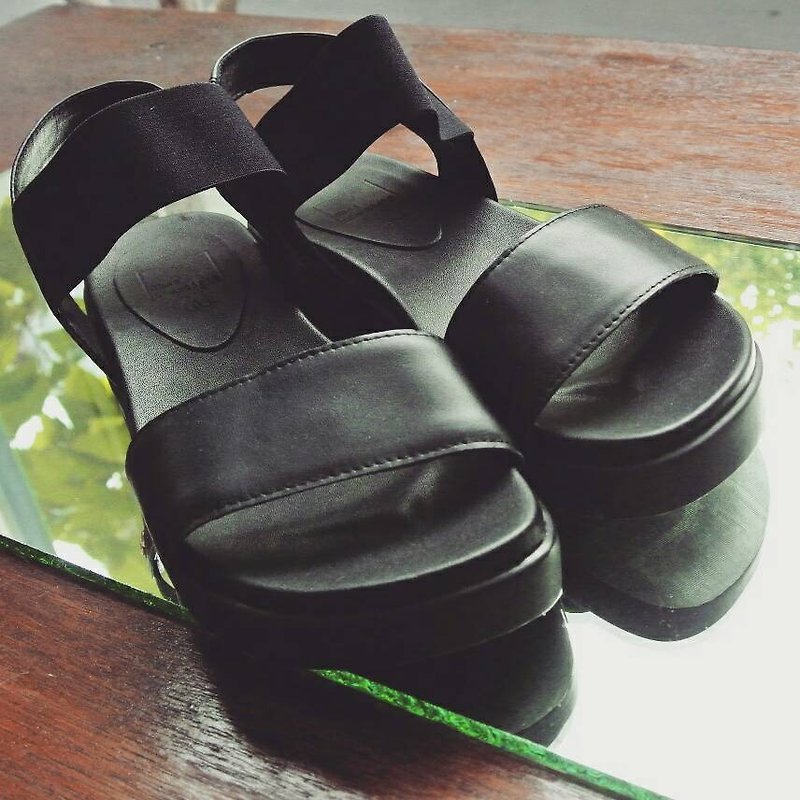 Painted # 944 Stretch Weekend small thick sandals / black - รองเท้ารัดส้น - หนังแท้ สีดำ