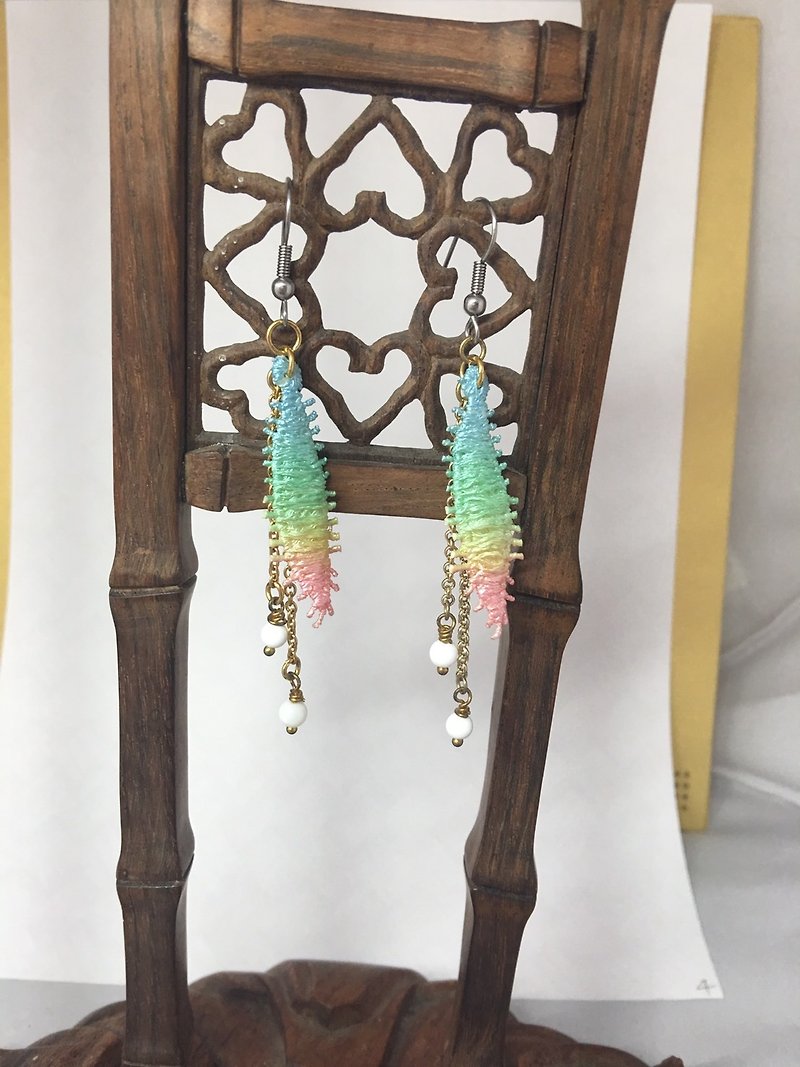 羽葉 蕾絲 耳環 - 耳環/耳夾 - 其他材質 多色