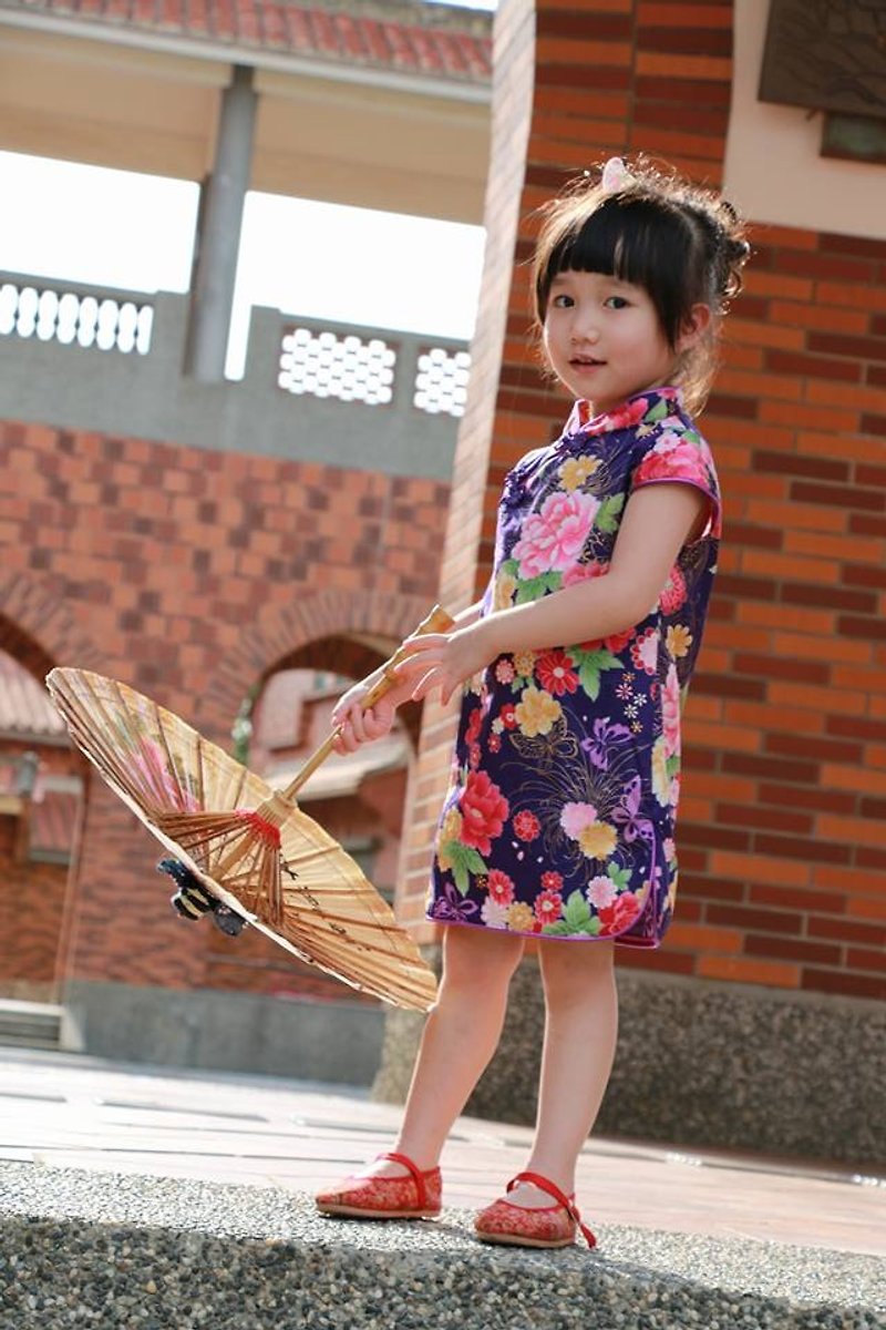Angel Nina hand-made customized children's cheongsam Chinese style purple flower romantic version - อื่นๆ - ผ้าฝ้าย/ผ้าลินิน 