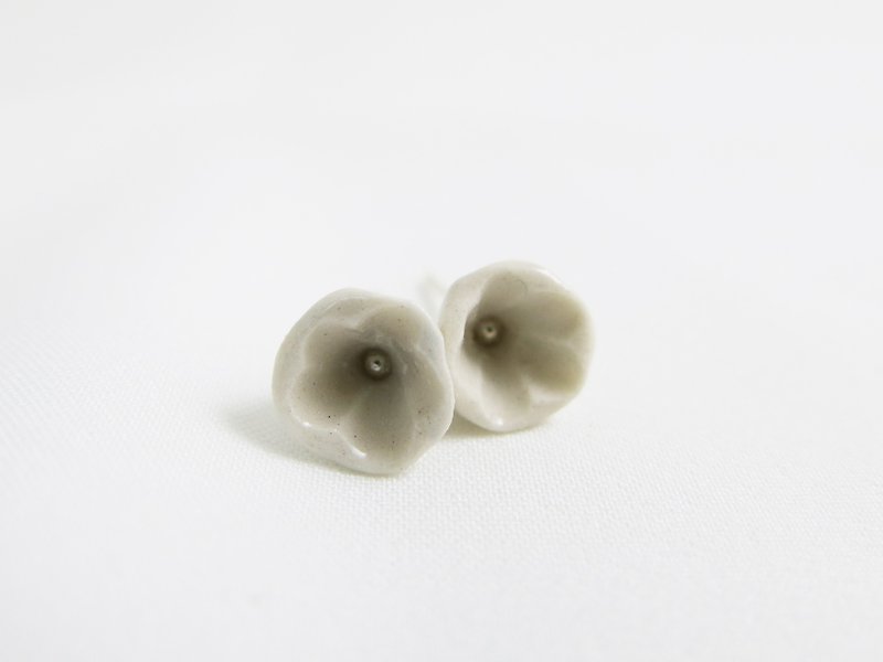 Neige en mai陶瓷耳環 - 耳環/耳夾 - 瓷 白色