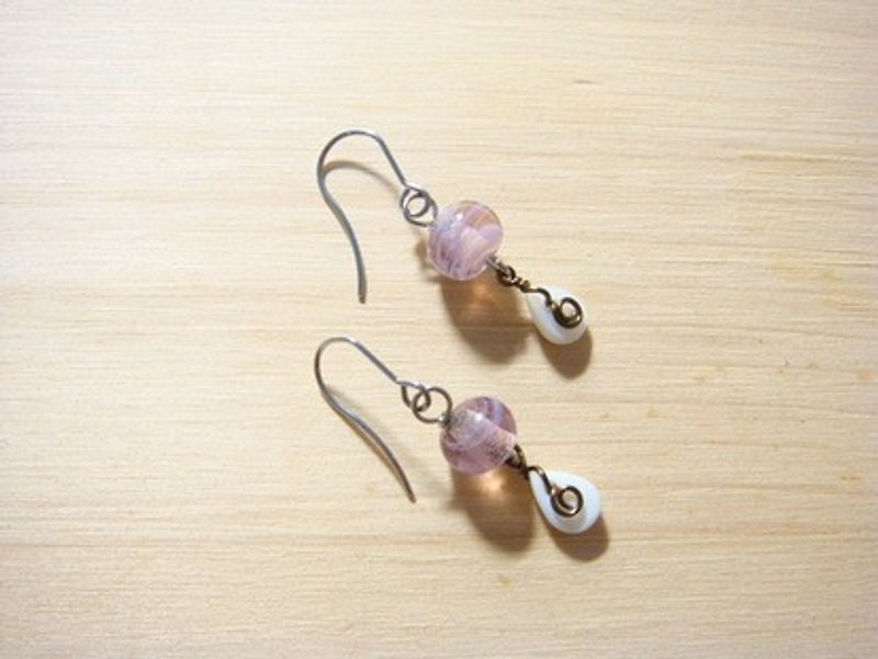 柚子林琉璃 - 琉璃耳環 - 淺紫混色 -圓球+貝殼款 - 可改夾式 - 耳環/耳夾 - 玻璃 紫色
