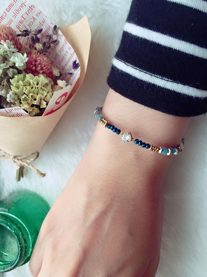 Fuchia~Blue love letter~jade /zircon/ sodalite/brass handmade bracelet - สร้อยข้อมือ - โลหะ 