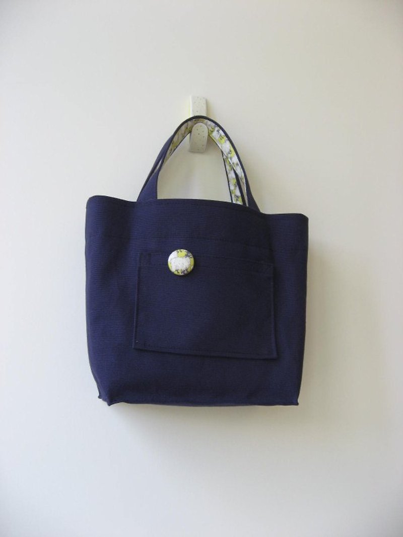 Little Sheep Walking Tote Bag (Dark Blue) - กระเป๋าถือ - วัสดุอื่นๆ สีน้ำเงิน