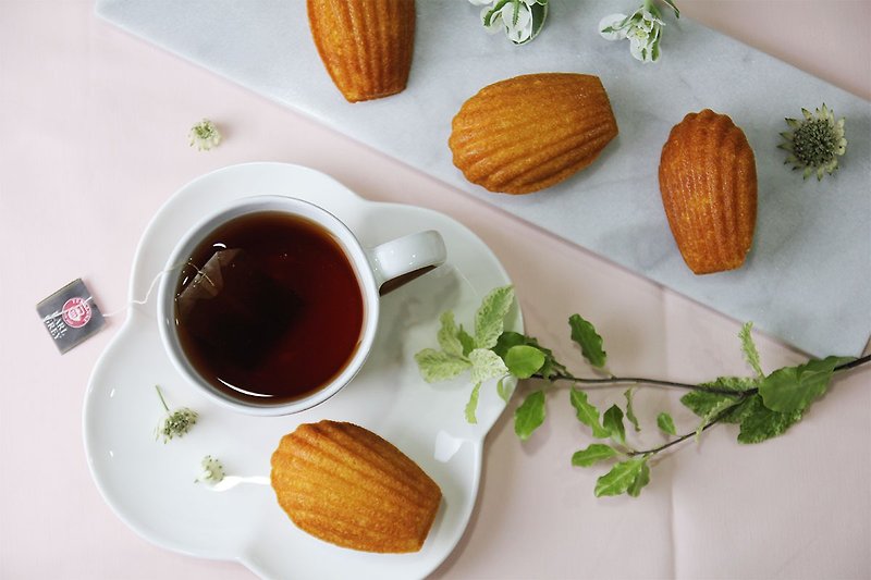 Honey Madeleine | A perfect interpretation of traditional French sweets with Taiwanese longan honey - เค้กและของหวาน - อาหารสด สีส้ม