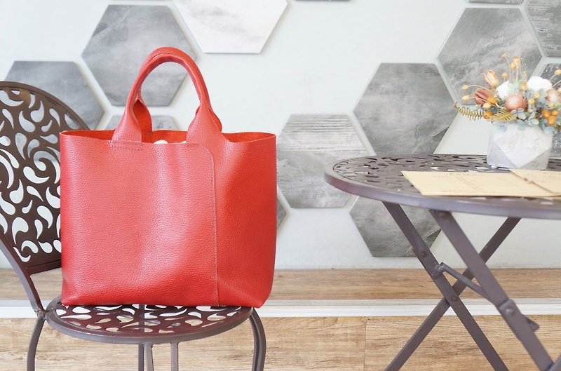 [Leather] Simple small tote bag passion red - กระเป๋าถือ - หนังแท้ สีแดง