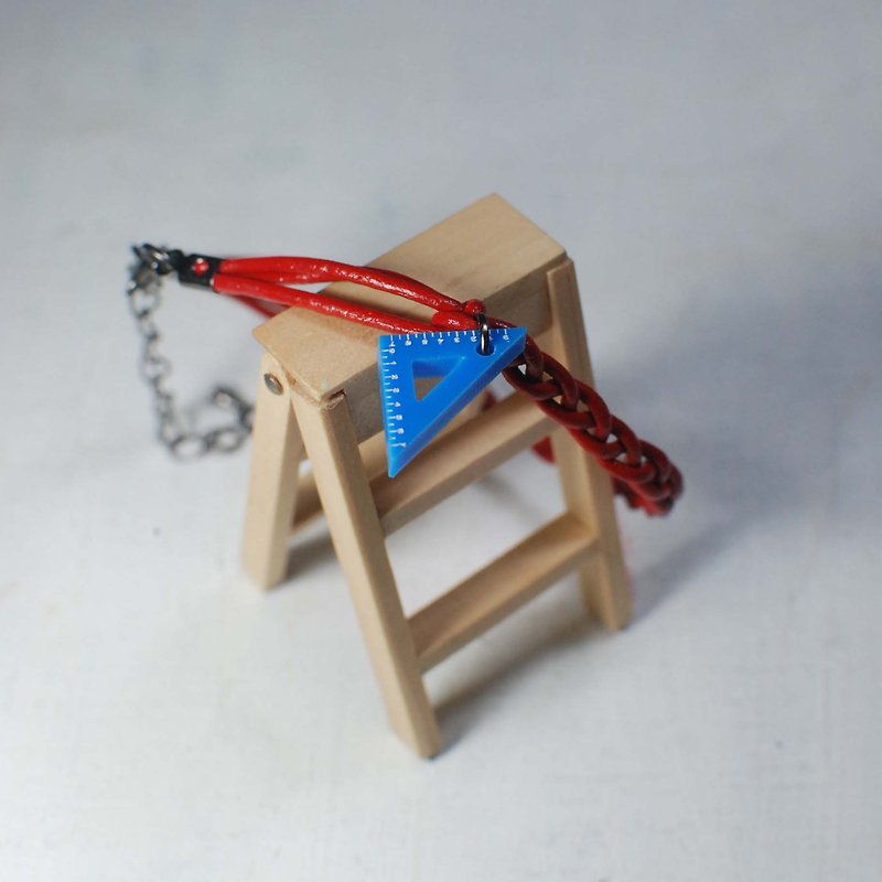 Stationery control blue triangle calfskin Bracelet [graduation gift birthday gift] - สร้อยข้อมือ - อะคริลิค สีน้ำเงิน