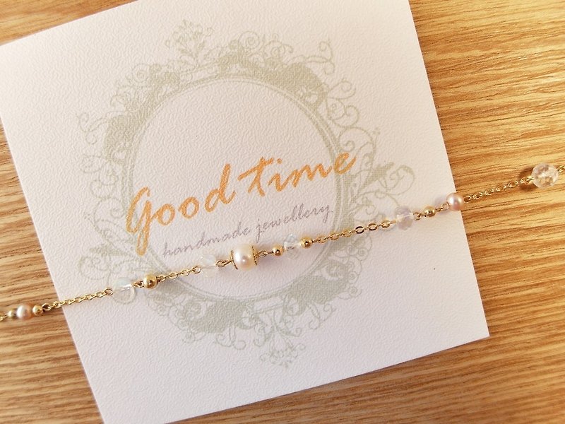 | Touch of moonlight | irregular, strong blue moonstone natural pearl bracelet Multi-Gemstone - Bracelets - Gemstone White