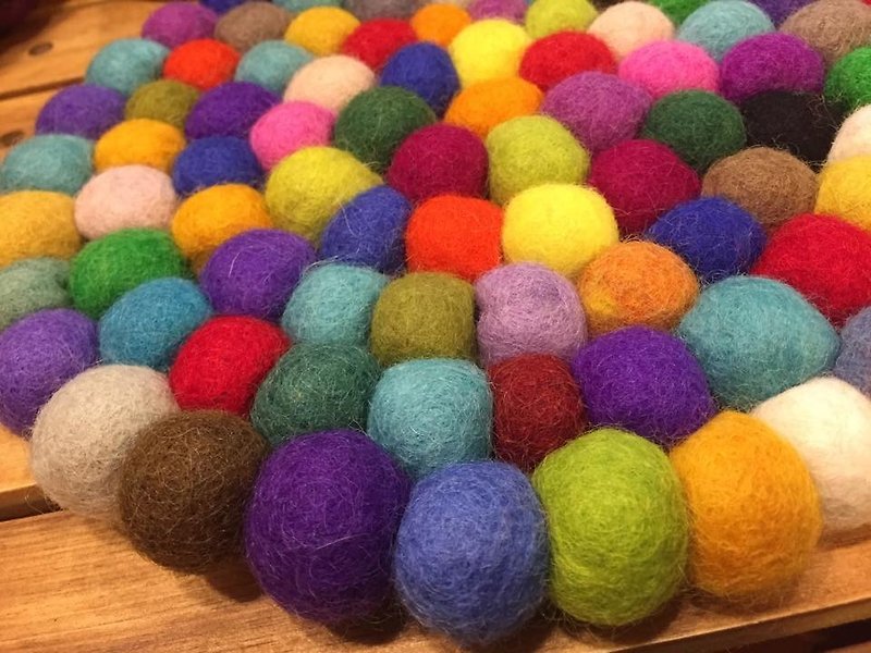 ☆ handmade wool felt balls potholder ☆ (do not pick the color random shipments) - ของวางตกแต่ง - ขนแกะ หลากหลายสี