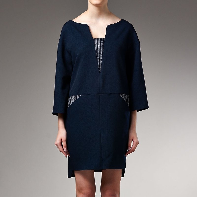 秋冬新品 圓設計七分袖洋裝 by design+ - ชุดเดรส - วัสดุอื่นๆ สีน้ำเงิน