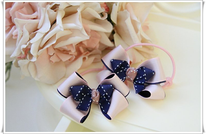 Temperament pink three-dimensional bow hairpin/hair bundle - Hair Accessories - Other Materials 