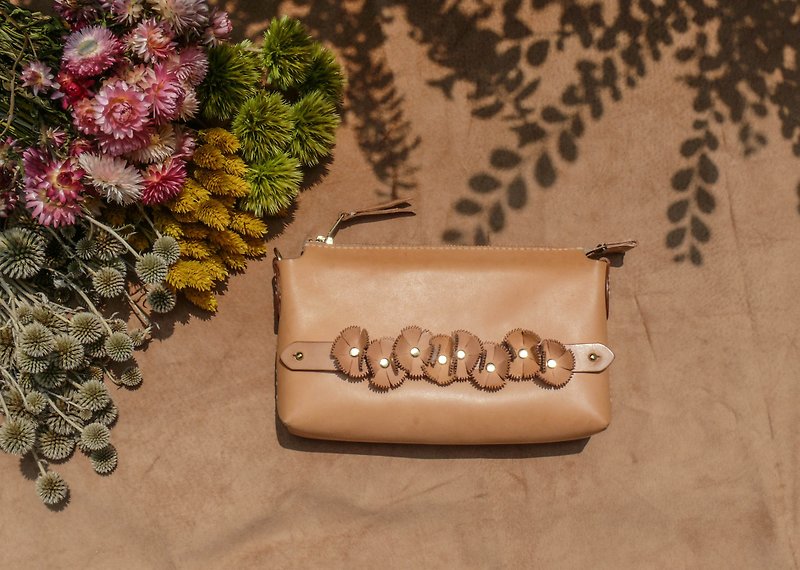 Non-bumping vegetable tanned leather full-leather immortal flower series shoulder clutch - กระเป๋าคลัทช์ - หนังแท้ สีส้ม