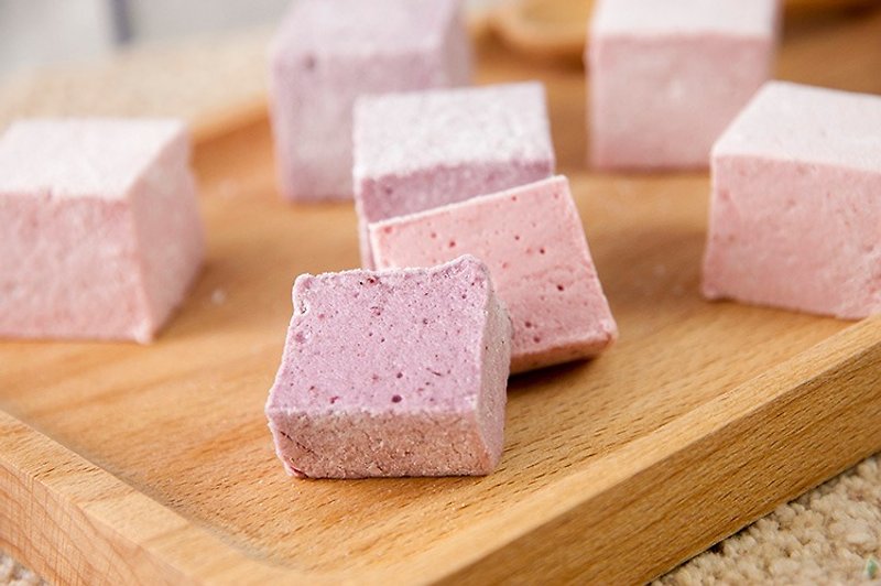 BP} {INNS restaurants 100% handmade cotton candy gift boxes - French Berry marshmallow icing almonds + - เค้กและของหวาน - อาหารสด สีแดง