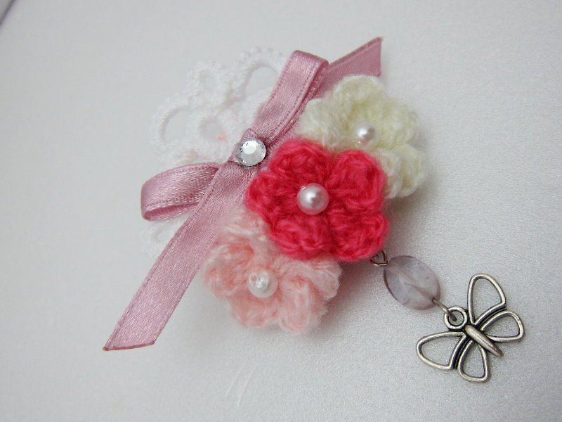 Wool lace pearl flowers. Brooch (spot) - Brooches - Acrylic Pink
