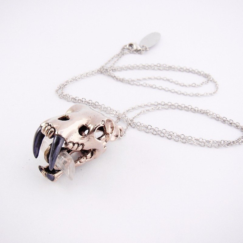 White bronze Saber tooth skull pendant with clear quartz stone and oxidized antique color - 項鍊 - 其他金屬 